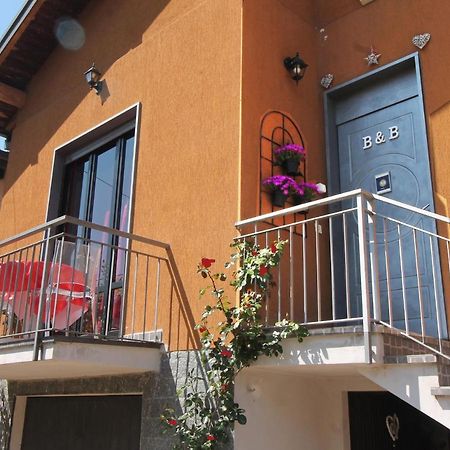 Bed and Breakfast Beb Da Gaia E Giulio Reno Di Leggiuno Екстер'єр фото