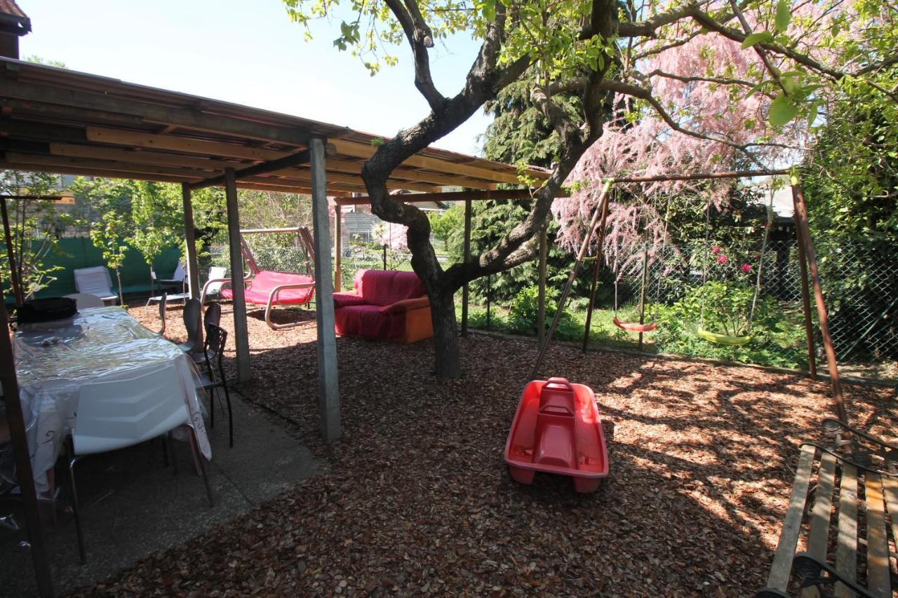 Bed and Breakfast Beb Da Gaia E Giulio Reno Di Leggiuno Екстер'єр фото
